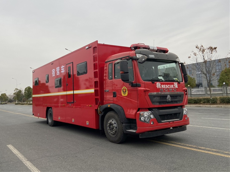 重汽豪沃后勤保障宿营车